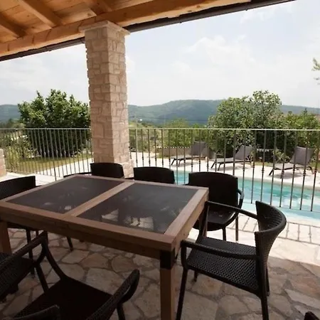 Hochwertig Ausgestattete Ferienvilla Mit Grossem Garten- Und Poolbereich Holiday home *